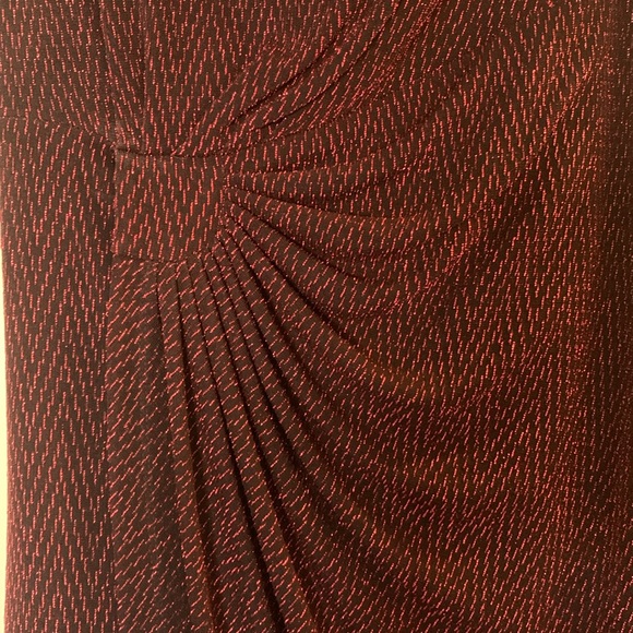 Red and black cocktail dress - Picture 3 of 4